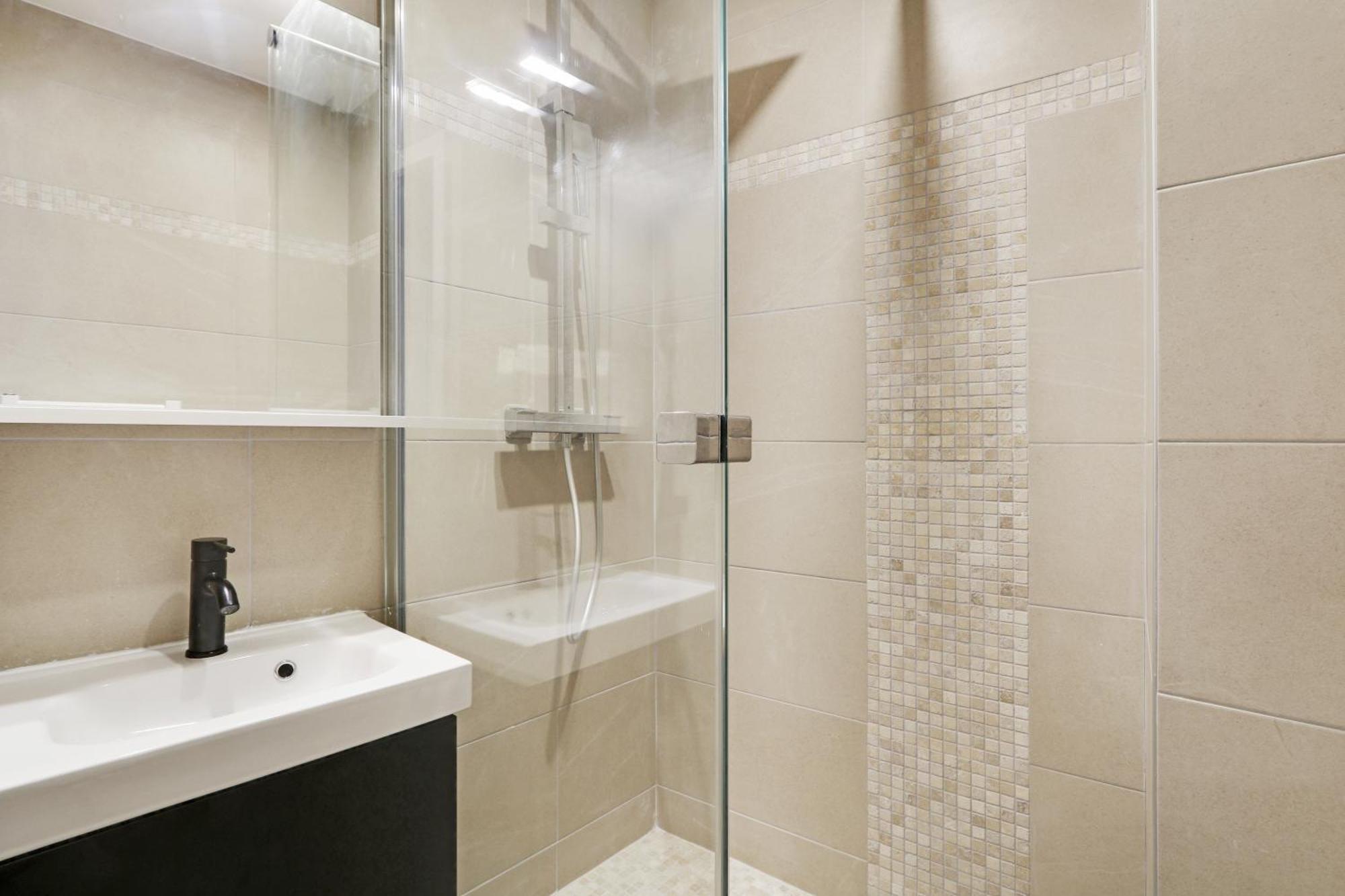 Pick A Flat'S Apartments In Saint-Lazare - Rue De Londres Paris Bagian luar foto